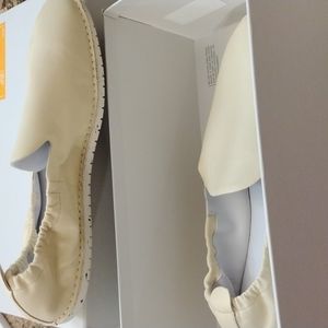 New Oncept Nolita Buttercream Leather Rouched Ladies Flat Sandals Size 8